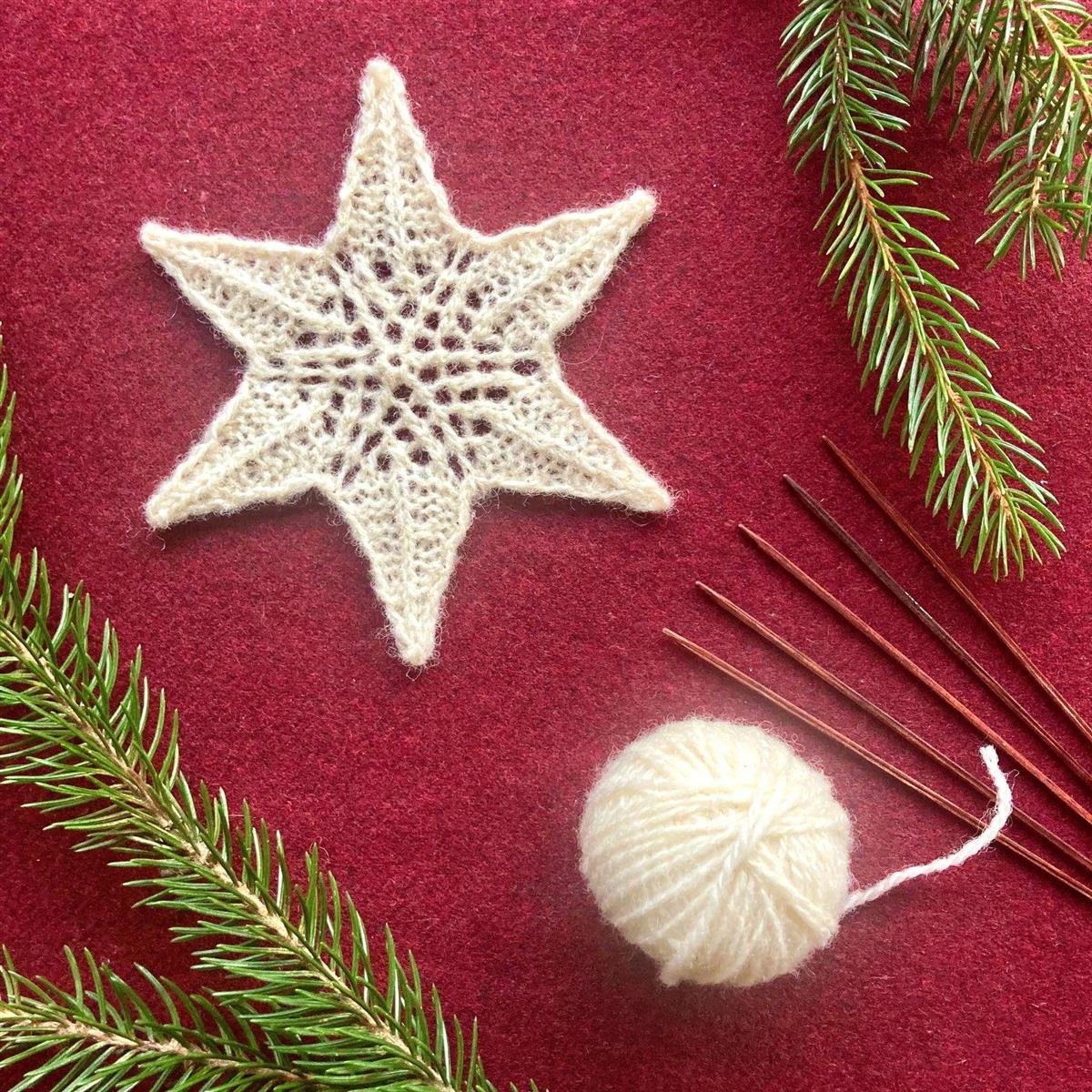 Bilde av en stjerne strikket i blondestrikk. 